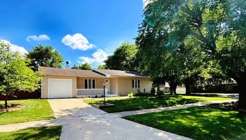 2707 Worcester Dr, Champaign, IL 61821