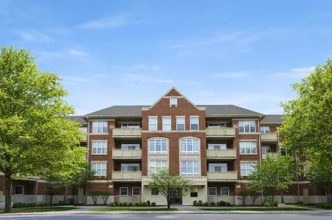 77 N Quentin Rd #305, Palatine, IL 60067
