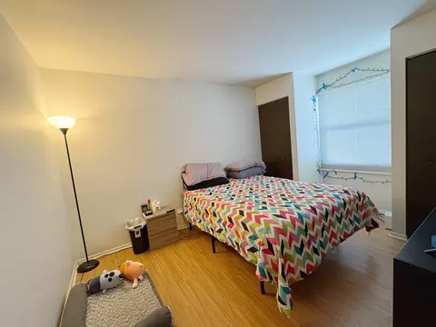Bedroom - 2830 Northampton Dr #A1, Rolling Meadows, IL 60008 photo 3 of 4