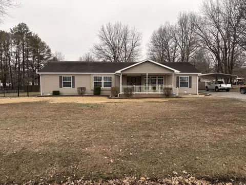 13822 Cutler St, Benton, IL 62812