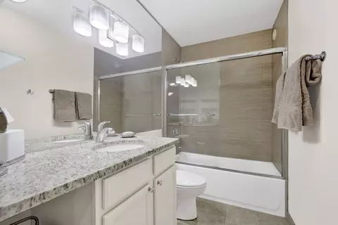 30 E Huron St #5201, Chicago, IL 60611 photo 17