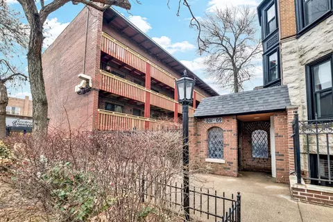 803 W Oakdale Ave #3A, Chicago, IL 60657