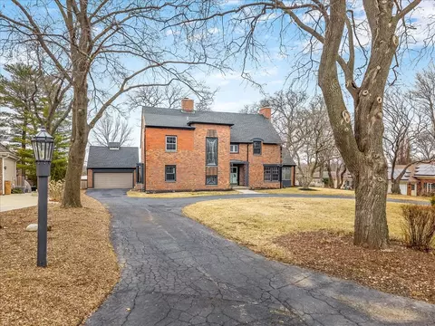 2014 Glenview Rd, Rockford, IL 61107