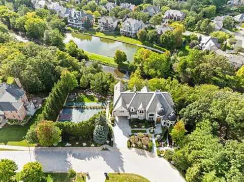 51 Ford Ln, Naperville, IL 60565
