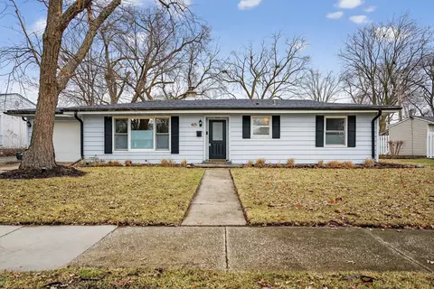 714 Eisenhower Ave, Palatine, IL 60074