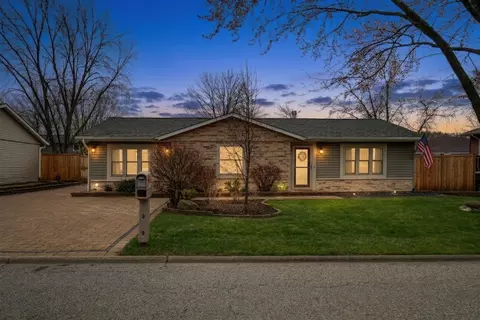 3861 Sutherland Dr, Park City, IL 60085