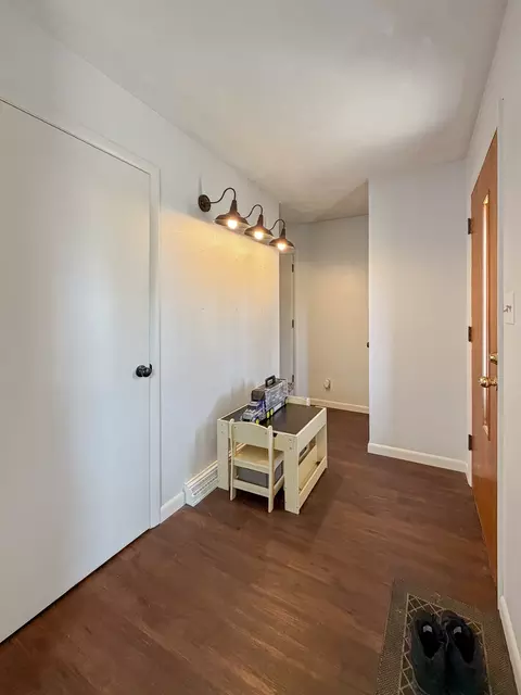Entry Way - 1506 S Walnut Ave, Freeport, IL 61032 photo 1 of 1