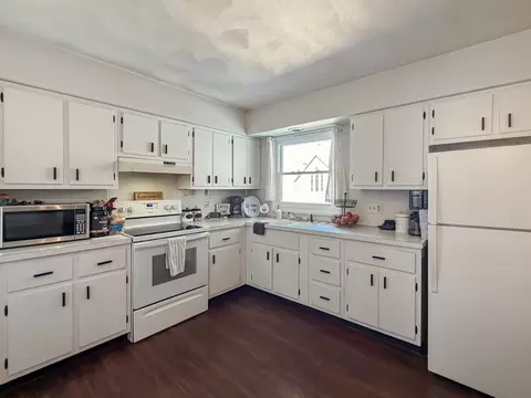 Kitchen - 1506 S Walnut Ave, Freeport, IL 61032 photo 4 of 4