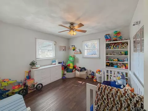 Bedroom - 1506 S Walnut Ave, Freeport, IL 61032 photo 3 of 4