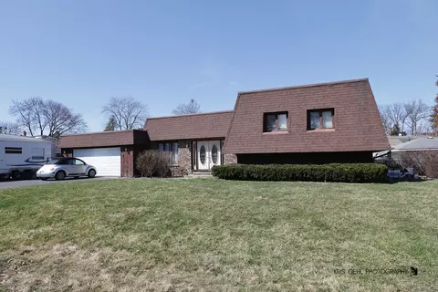 33312 N Lone Rock Rd, Grayslake, IL 60030