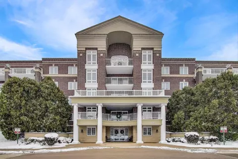 7021 W Touhy Ave #509, Niles, IL 60714