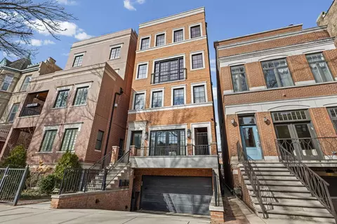 658 W Melrose St #1, Chicago, IL 60657