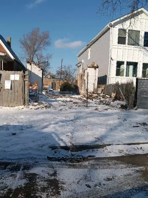 854 N Saint Louis Ave, Chicago, IL 60651