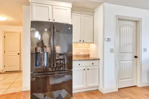 Kitchen - 2504 Shepard Rd, Normal, IL 61761 photo 2 of 5