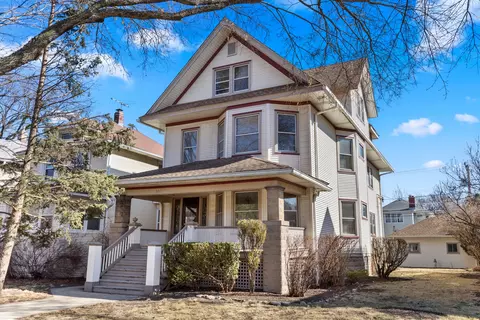 608 S Grove Ave, Oak Park, IL 60304