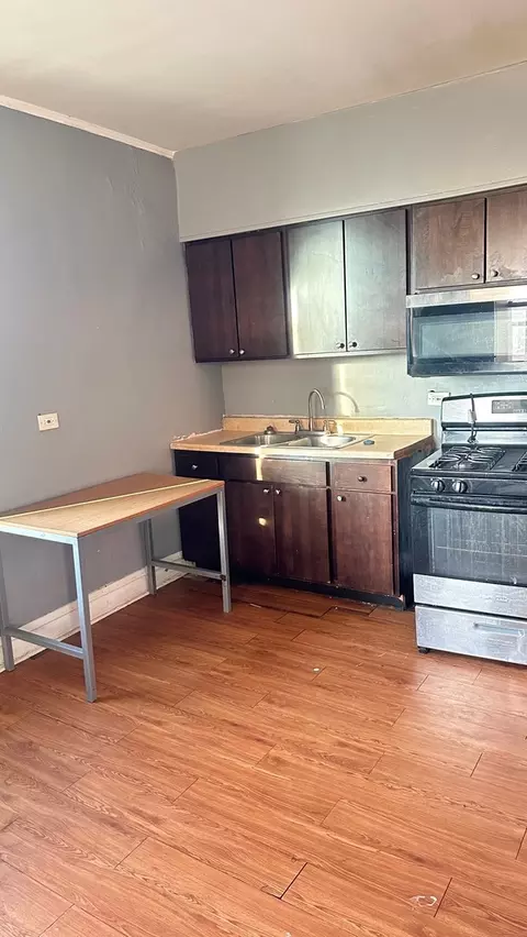 Kitchen - 5419 S Hermitage Ave, Chicago, IL 60609 photo 3 of 3