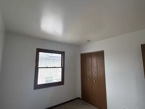 Bedroom - 910 E 152nd Pl, Phoenix, IL 60426 photo 3 of 4