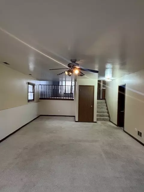 Living - 910 E 152nd Pl, Phoenix, IL 60426 photo 4 of 4