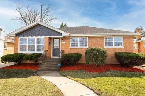 823 E 163rd St, South Holland, IL 60473