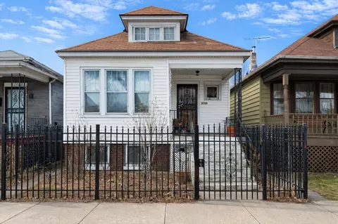 8748 S Marquette Ave, Chicago, IL 60617