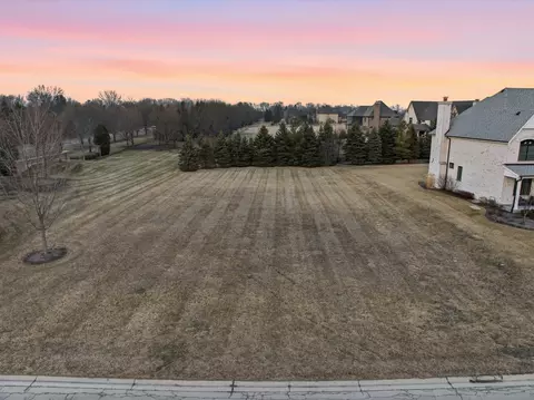 5 N285 Prairie Lakes Blvd, Saint Charles, IL 60175