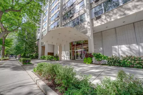 336 W Wellington Ave #1104, Chicago, IL 60657