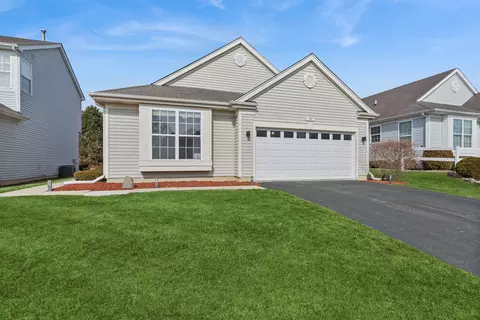 45 W Vandermeer Dr, Antioch, IL 60002