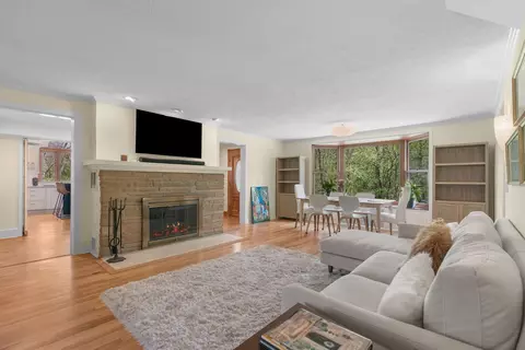 Living - 7019 Johnsburg Rd, Spring Grove, IL 60081 photo 2 of 3