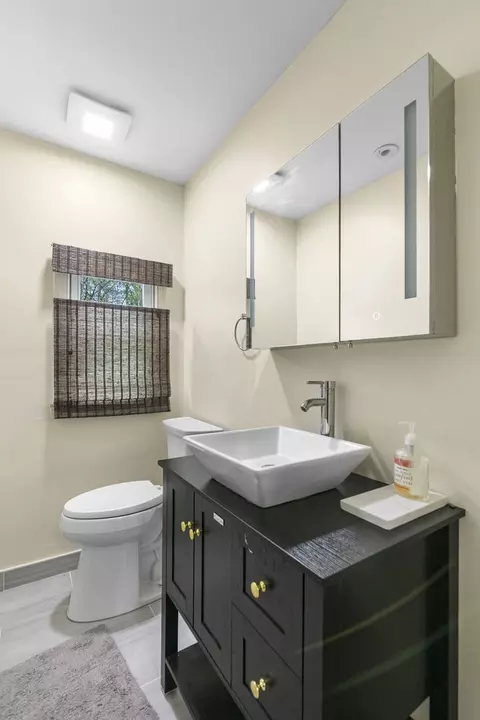 Bath - 7019 Johnsburg Rd, Spring Grove, IL 60081 photo 2 of 3