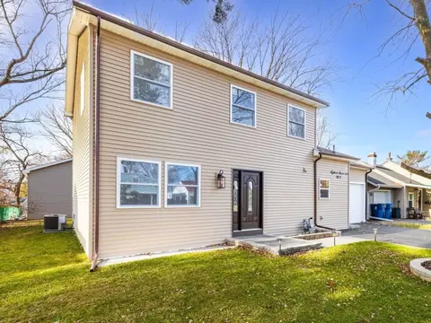 1817 Kelly Ave, Crest Hill, IL 60403