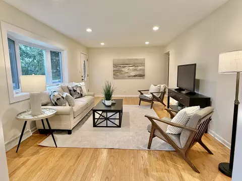 Living - 646 68th St, Willowbrook, IL 60527 photo 1 of 2