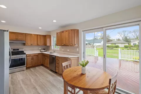 Kitchen - 646 68th St, Willowbrook, IL 60527 photo 2 of 3