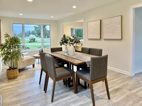 Dining - 646 68th St, Willowbrook, IL 60527 photo 1 of 2