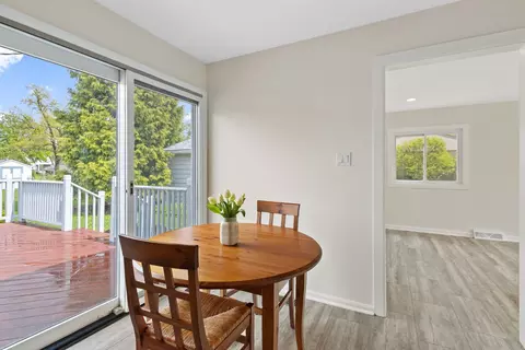 Dining - 646 68th St, Willowbrook, IL 60527 photo 2 of 2
