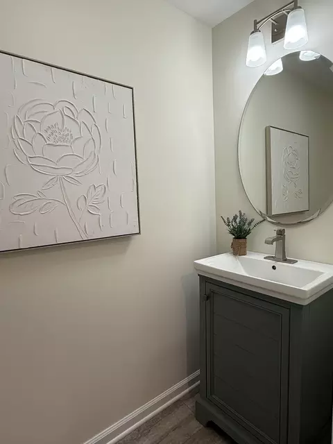 Bath - 646 68th St, Willowbrook, IL 60527 photo 1 of 2