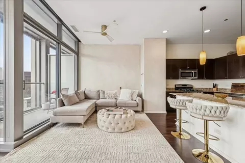 Living - 65 E Monroe St #4317, Chicago, IL 60603 photo 2 of 2