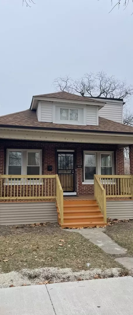 7655 S Clyde Ave, Chicago, IL 60649