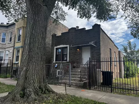 3039 W Flournoy St, Chicago, IL 60612