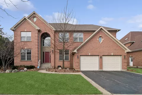 2062 N Broadmoor Ln, Vernon Hills, IL 60061