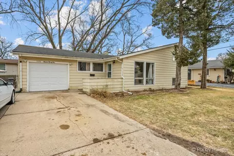 1429 Kings Rd, Carpentersville, IL 60110