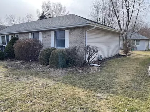 Exterior - 406 S Comet Dr, Braidwood, IL 60408 photo 5 of 6