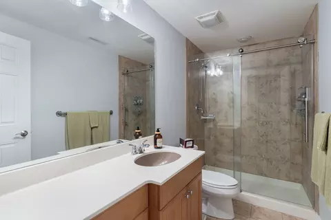 Bath - 817 Regner Rd, Mchenry, IL 60051 photo 3 of 3