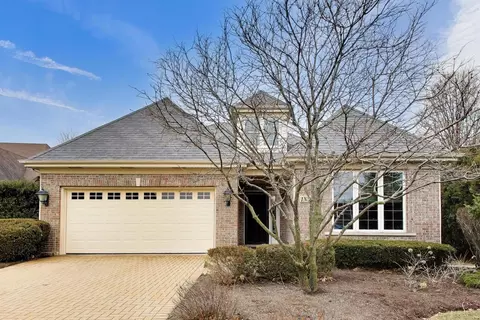 1 N598 Golf View Ln, Winfield, IL 60190