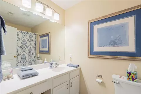 Bath - 16 Grape Vine Ln, Bloomington, IL 61704 photo 1 of 2