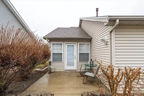 Exterior - 16 Grape Vine Ln, Bloomington, IL 61704 photo 4 of 8