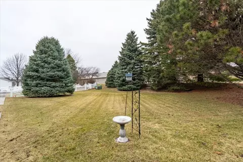 Exterior - 16 Grape Vine Ln, Bloomington, IL 61704 photo 5 of 8
