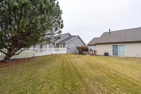 Exterior - 16 Grape Vine Ln, Bloomington, IL 61704 photo 7 of 8