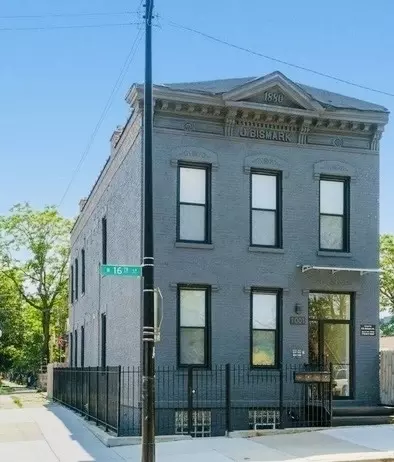 1001 W 16th St, Chicago, IL 60608