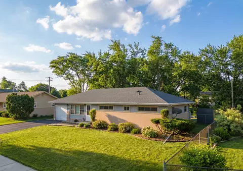 345 Maricopa Ln, Hoffman Estates, IL 60169