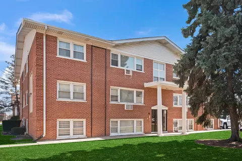 10121 Hartford Ct #3C, Schiller Park, IL 60176